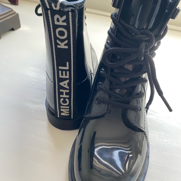 MK boots - Picture 1 of 9